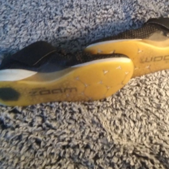 Nike women's running shoes with a Velcro strap - Picture 7 of 8